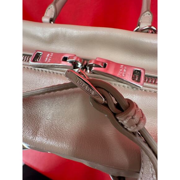 Prada Inside Bauletto Soft Taupe & Pink Calfskin Stylish Shoulder Crossbody Bag - Picture 9 of 16